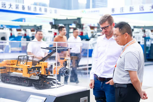 實力(li)彰顯！上海創力(li)集(ji)團(tuán)參展(zhan)貴州國(guo)際(ji)能(néng)源産(chan)業博覽交易會取得圓滿成(cheng)功(圖8)